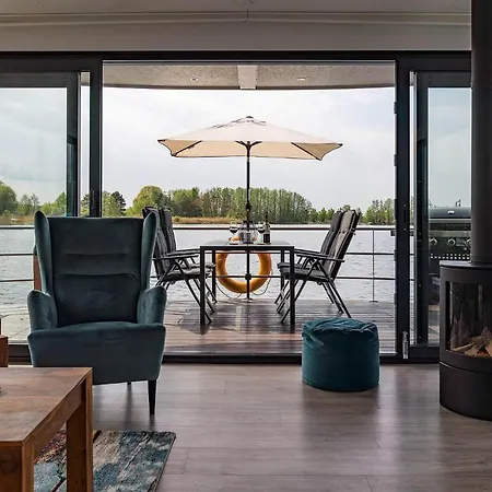 Floatinghouse Topas