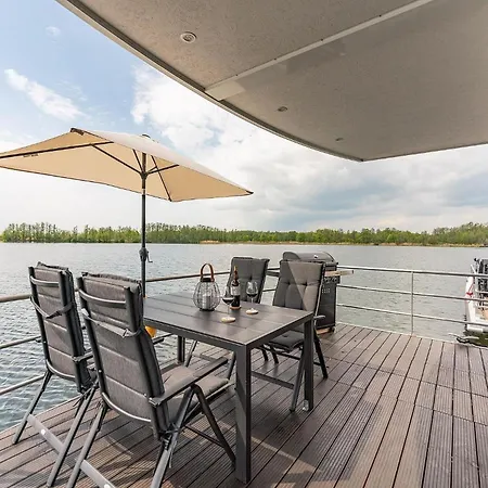 Floatinghouse Topas