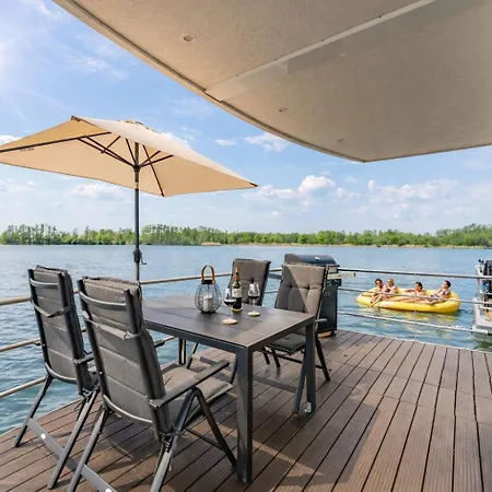 Floatinghouse Topas *